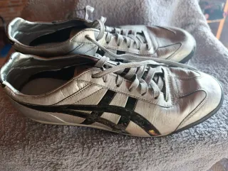 Zapatillas Asics plateadas