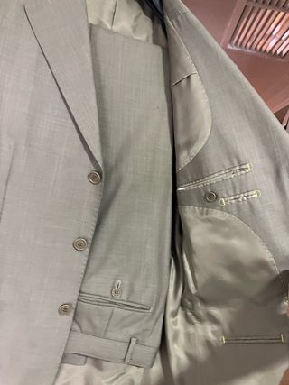 Traje de hombre gris