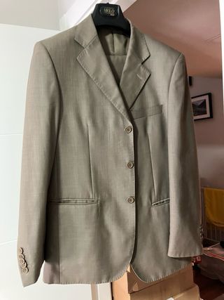 Traje de hombre gris