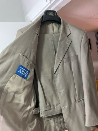 Traje de hombre gris