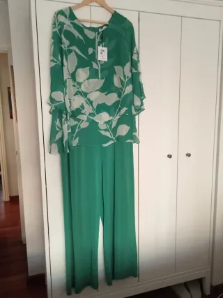 Mono Couchel verde 