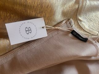 Vestido dorado brillante mujer