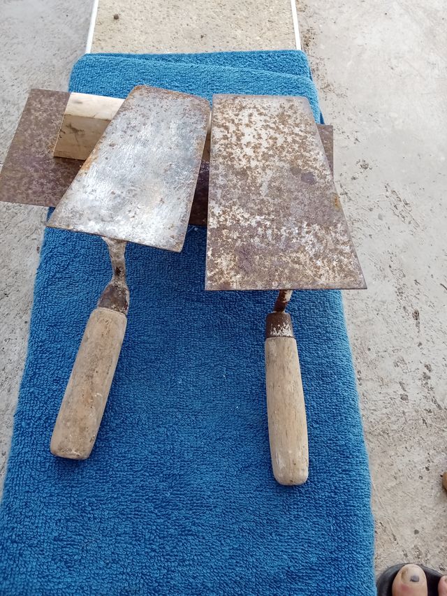 Cazzuole e cazzuola da muratore