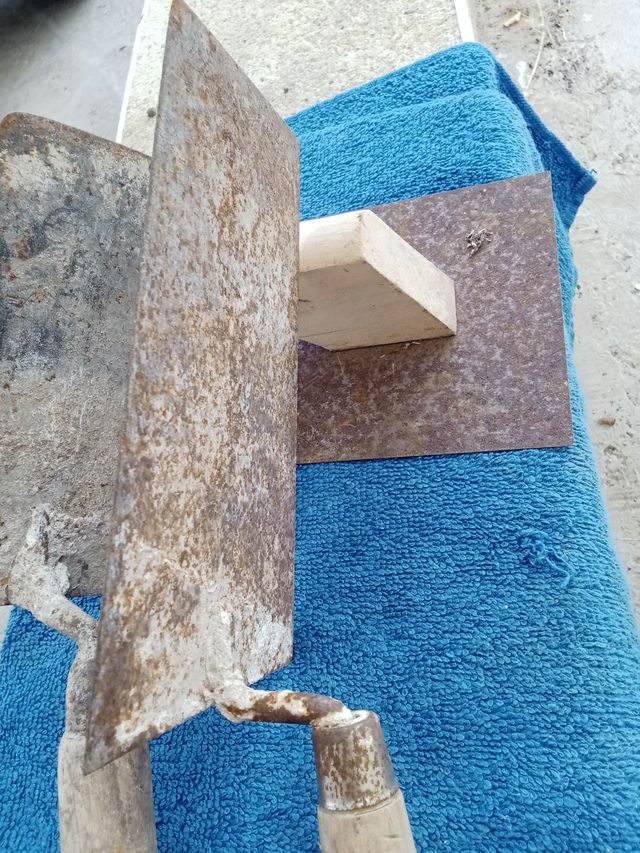 Cazzuole e cazzuola da muratore