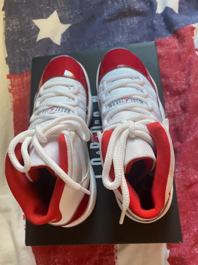 Jordan 11 Retro Cherry Talla 37.5 Sin Usar