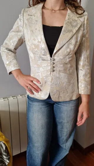 Americana Vintage Brocado Beige y Dorado