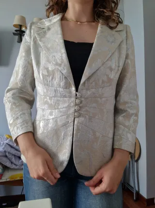 Americana Vintage Brocado Beige y Dorado