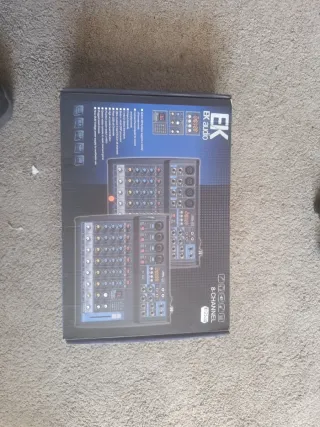 Mixer EK Audio a 8 canali