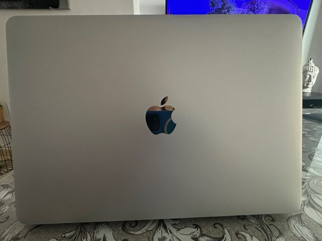 MacBook Air M1 256GB Space Gray 31 ciclos Perfecto