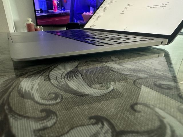 MacBook Air M1 256GB Space Gray 31 ciclos Perfecto