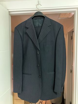Traje de raya para hombre