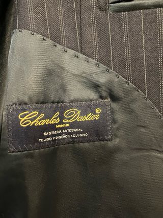 Traje de raya para hombre