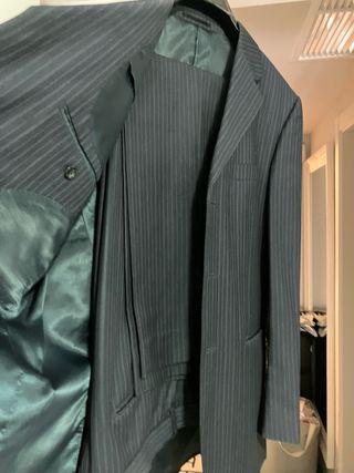 Traje de raya para hombre