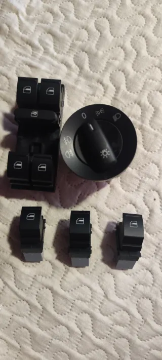 Botoneras Elevalunas y Mando Luces VW