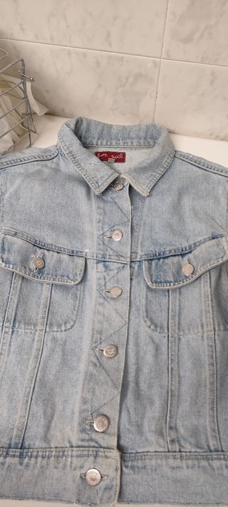 Cazadora vaquera clara