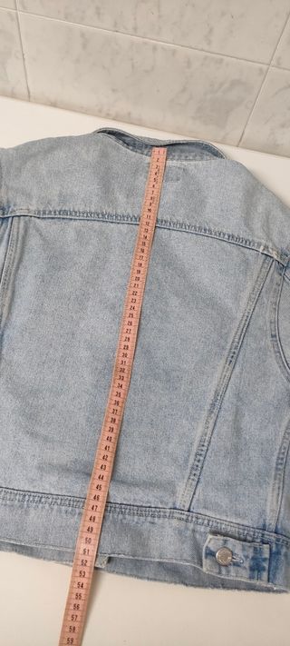 Cazadora vaquera clara