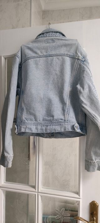 Cazadora vaquera clara