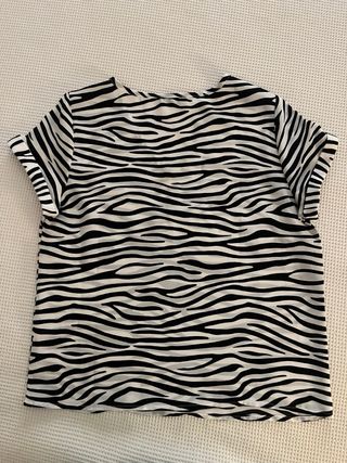 Camiseta SHEIN cebra manga corta