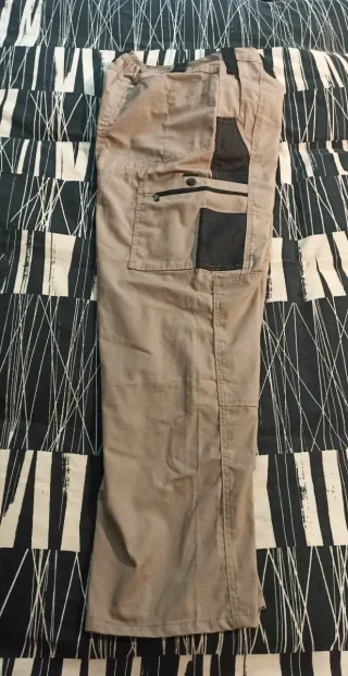 Pantalón de trabajo beige Talla M/L sin estrenar