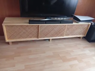 Mobile TV in legno di pino di Naan Furniture