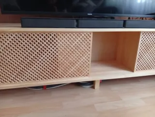 Mobile TV in legno di pino di Naan Furniture
