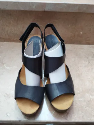 Sandalias de tacón negras