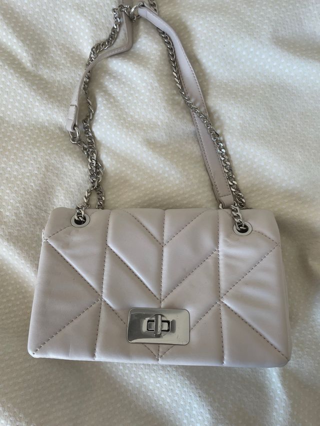 Bolso Beige Acolchado Cadena Plata