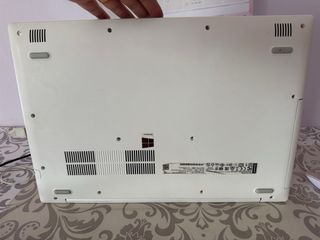 Ordenador portátil Lenovo blanco