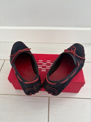 Mocasines Carolina Herrera Azul Marino y Rojo
