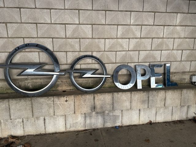 Logos y letras Opel