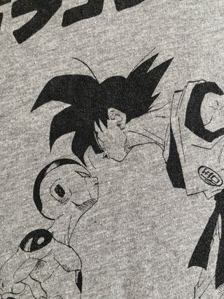 Camiseta Uniqlo Dragon Ball 