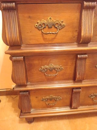 Cómoda antigua madera cerezo