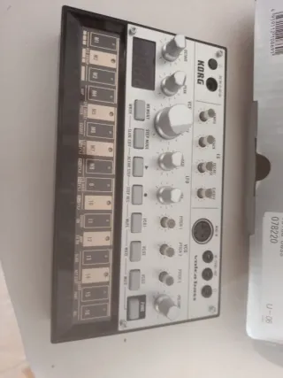 Korg Volca Bass Sintetizador