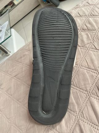 Sandalias Nike Blancas y Negras