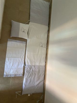 Protector cuna oso, cojín y nórdico