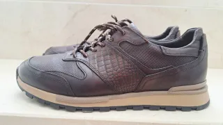 Zapatillas de piel marrones