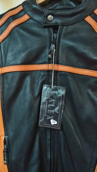 Chaqueta de piel para moto con protecciones