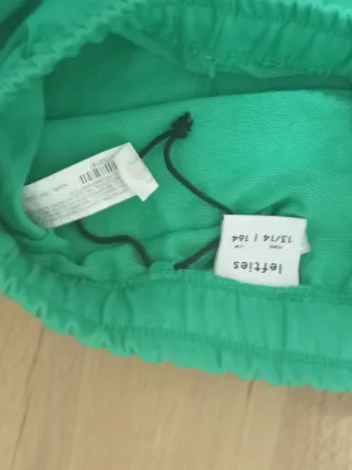 Pantalón de chándal verde Lefties.