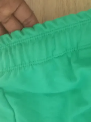 Pantalón de chándal verde Lefties.