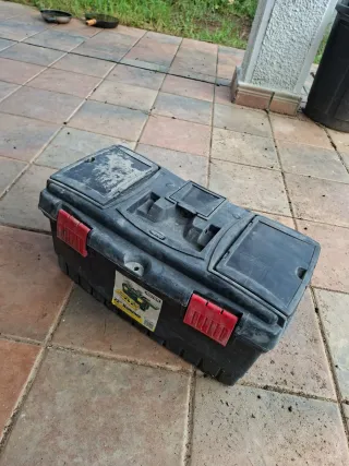 Caja de herramientas negra