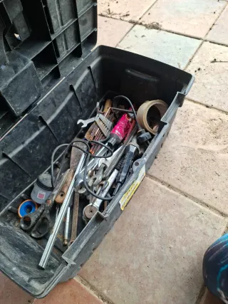 Caja de herramientas negra