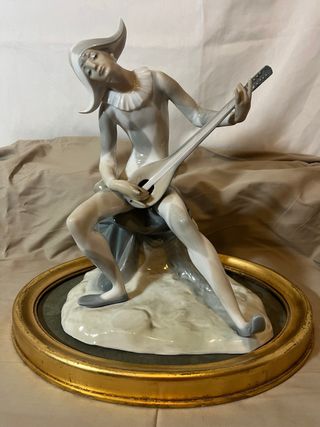 Figura Lladró Pierrot con mandolina