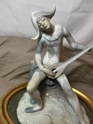 Figura Lladró Pierrot con mandolina