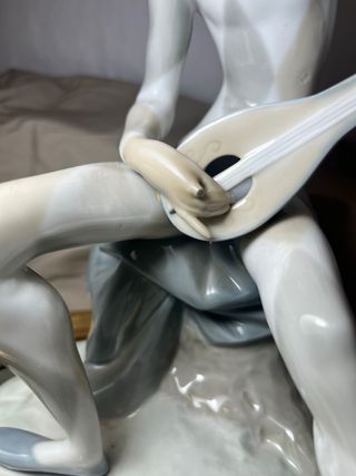Figura Lladró Pierrot con mandolina
