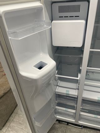 Samsung Americana Blanca con Tara Estética