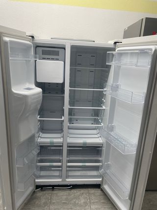 Samsung Americana Blanca con Tara Estética