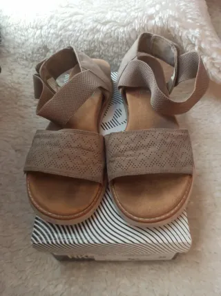 Sandalias RKS Beige Tira Elástica