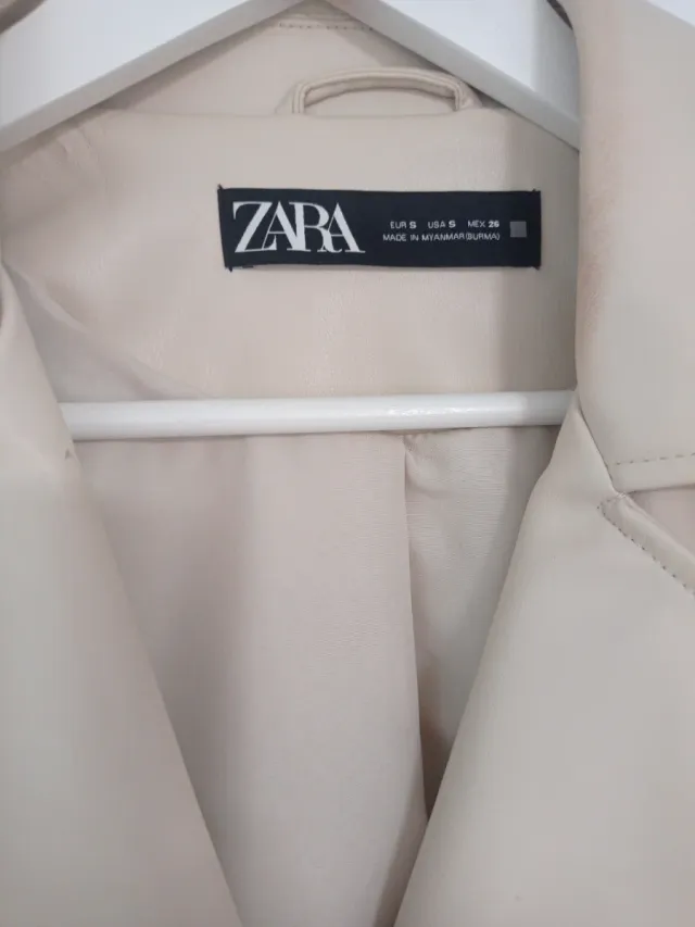 Chaqueta polipiel Zara Talla S Beige
