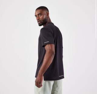 Camiseta Running Transpirable Hombre Negra