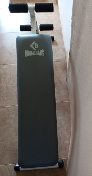 Banco de abdominales Boomerang